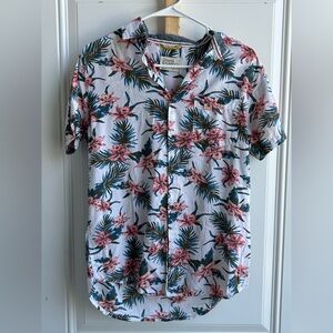 Free Planet | White and Pink Casual Button Down Shirt | Size Small